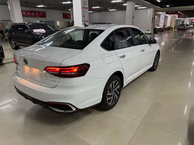 Volkswagen Lavida — Фото автомобиля 11