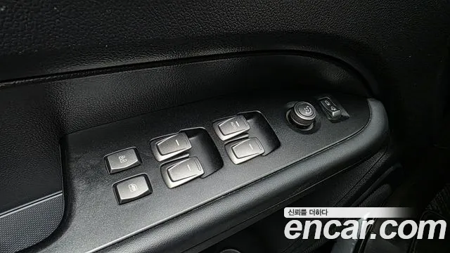 KG_Mobility_Ssangyong Rexton Новый Rexton Sport Дизель 2.2 2WD — Фото автомобиля 29