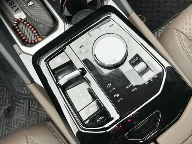 BMW 5 Series — Фото автомобиля 24