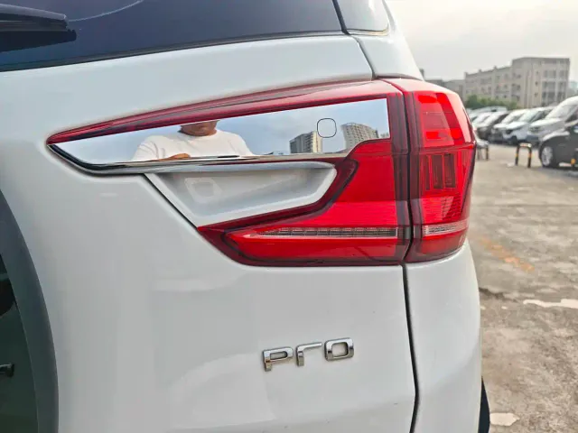 BYD Yuan Pro 2021 Lifetime Love Edition — Фото автомобиля 13