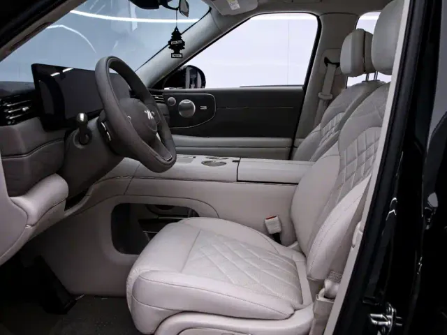 IM Motors LS9 — Фото автомобиля 16