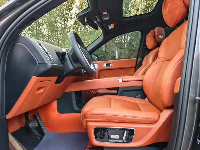 Li Auto L8 — Фото автомобиля 6