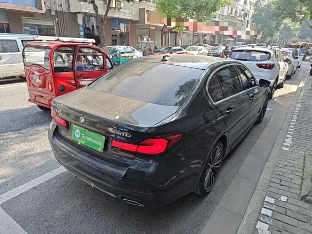 BMW 5 Series — Фото автомобиля 6