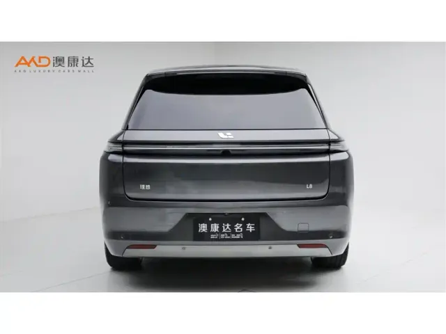 Li Auto L8 — Фото автомобиля 4