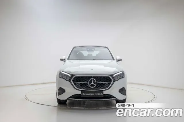 Mercedes-Benz E-Class — Фото автомобиля 3