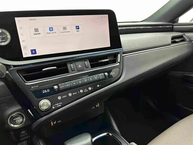 Lexus ES — Фото автомобиля 12