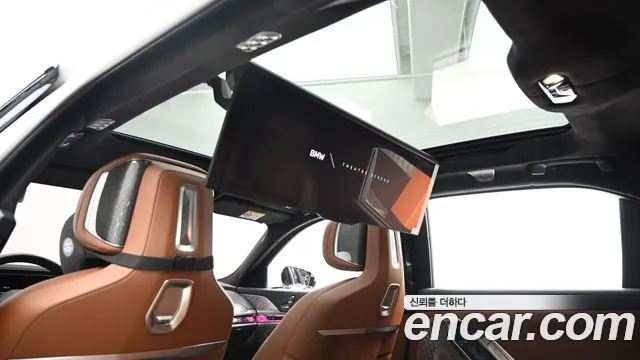 BMW i7 — Фото автомобиля 19