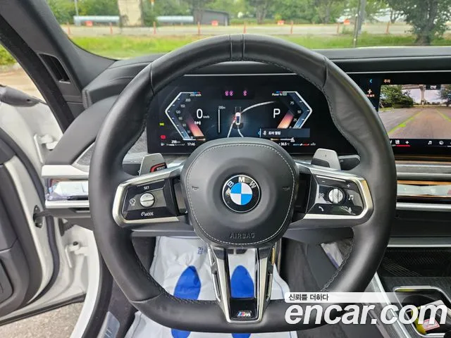 BMW 7-Series 7 серия (G70) 740i xDrive M Sport — Фото автомобиля 14