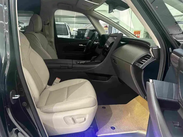 Toyota Vellfire — Фото автомобиля 16