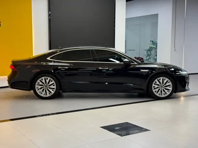 Audi A7L — Фото автомобиля 4