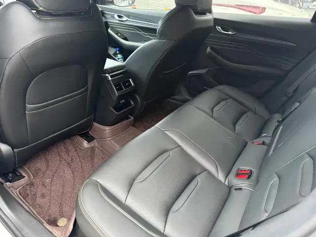 Geely Xingrui — Фото автомобиля 9