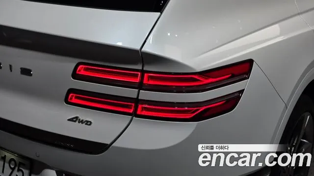 Genesis GV80 — Фото автомобиля 23
