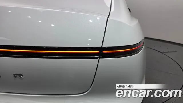 Hyundai Grandeur GN7 — Фото автомобиля 8