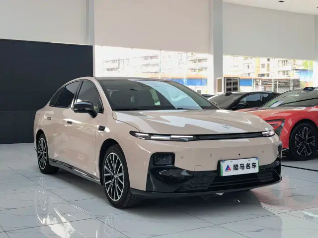 Leapmotor B01 — Фото автомобиля 3