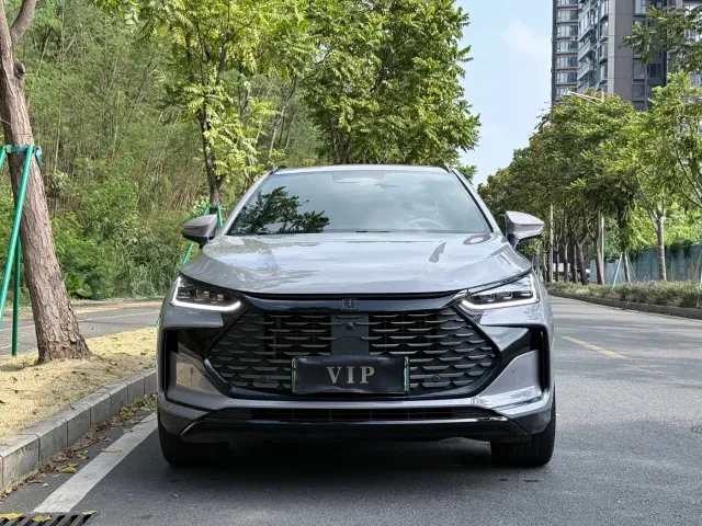 BYD Tang — Фото автомобиля 4