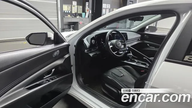 Hyundai Avante CN7 — Фото автомобиля 10