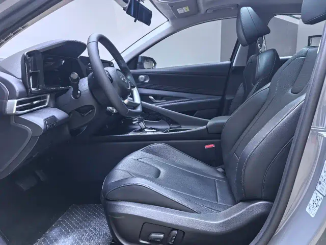 Hyundai Elantra — Фото автомобиля 9