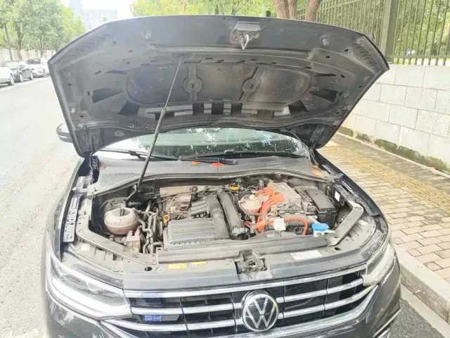 Volkswagen Tiguan L PHEV — Фото автомобиля 9