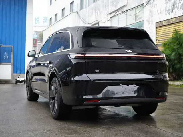 Li Auto L6 — Фото автомобиля 7