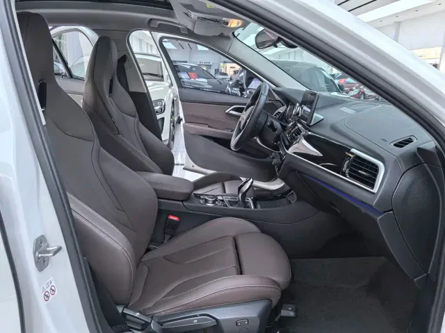 BMW 1 Series — Фото автомобиля 12