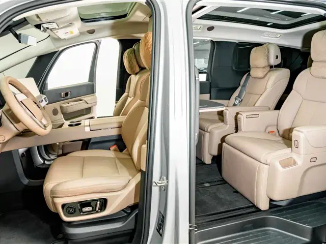 Li Auto MEGA — Фото автомобиля 23