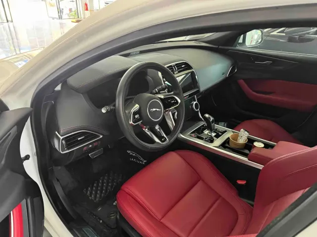 Jaguar XEL — Фото автомобиля 7