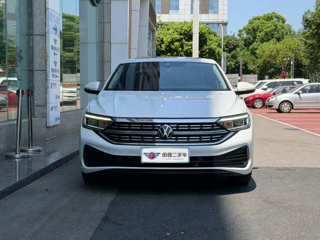 Volkswagen Sagitar — Фото автомобиля 2