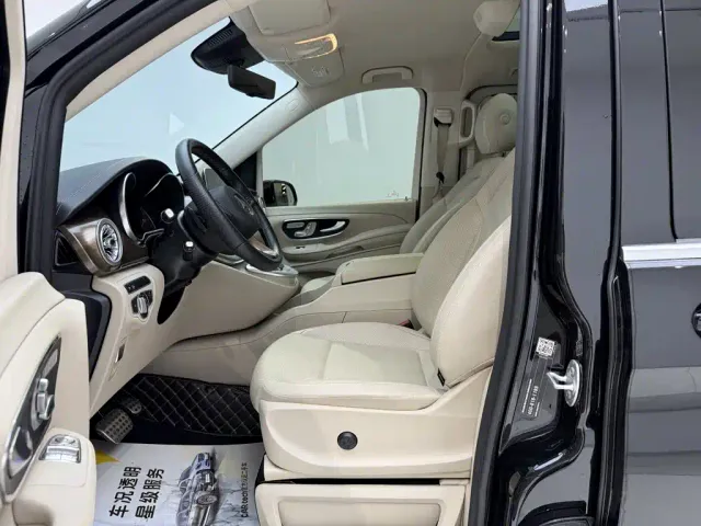 Mercedes-Benz V-Class — Фото автомобиля 16
