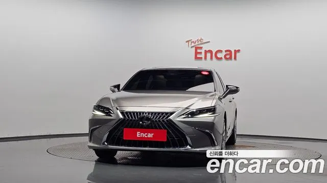 Lexus ES — Фото автомобиля 3