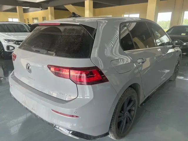 Volkswagen Golf — Фото автомобиля 7