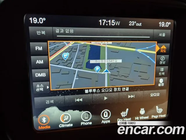 Jeep Renegade — Фото автомобиля 15