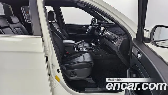 KG_Mobility_Ssangyong Rexton Новый Rexton Sport Khan Дизель 2.2 4WD — Фото автомобиля 11