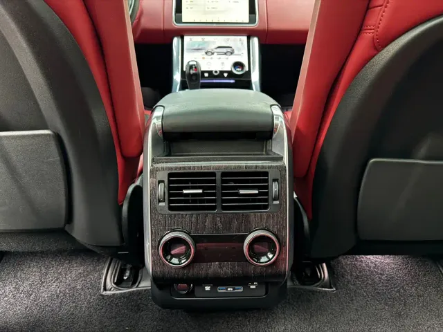 Land Rover Range Rover Sport 2022 3.0 L6 Gloss Black Edition — Фото автомобиля 14
