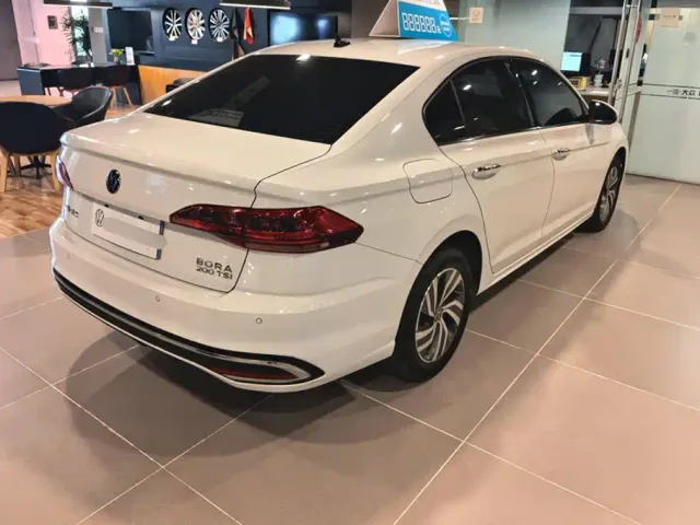 Volkswagen Bora — Фото автомобиля 3