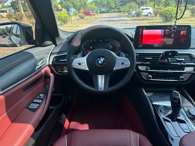 BMW 5 Series — Фото автомобиля 18