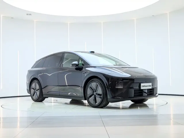Li Auto i6 — Фото автомобиля 3