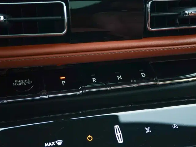 Lincoln Aviator — Фото автомобиля 9