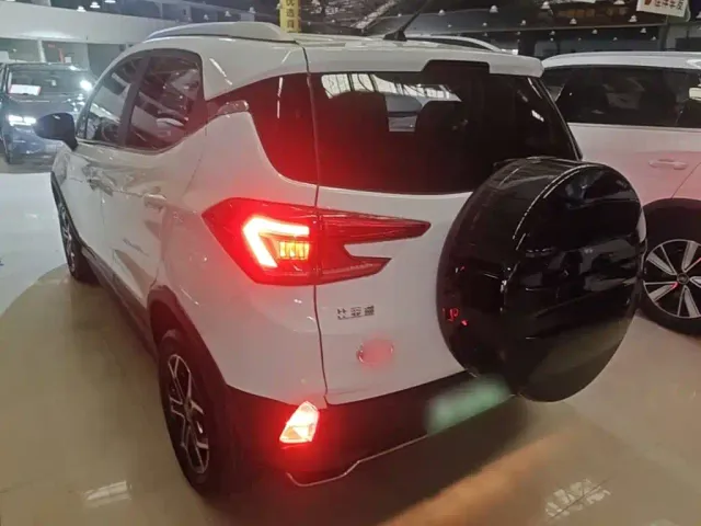 BYD Yuan Pro — Фото автомобиля 4