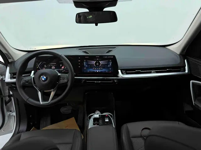 BMW X1 — Фото автомобиля 12