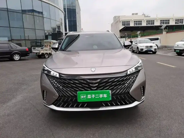 Roewe RX5 — Фото автомобиля 2