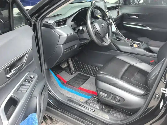 Toyota Harrier — Фото автомобиля 9