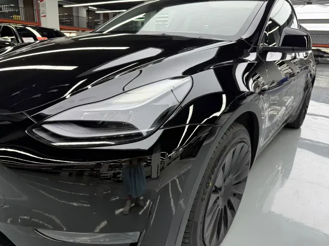 Tesla Model Y — Фото автомобиля 26