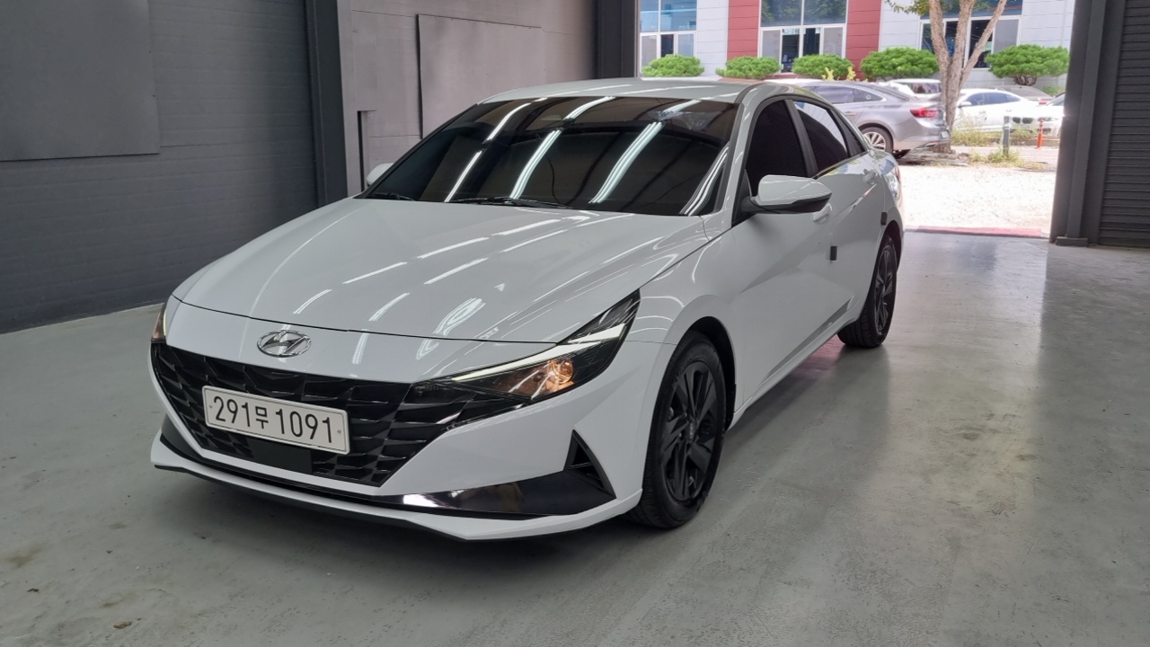 Фотография автомобиля — Hyundai Avante CN7