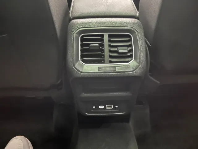 Volkswagen Tiguan L — Фото автомобиля 14