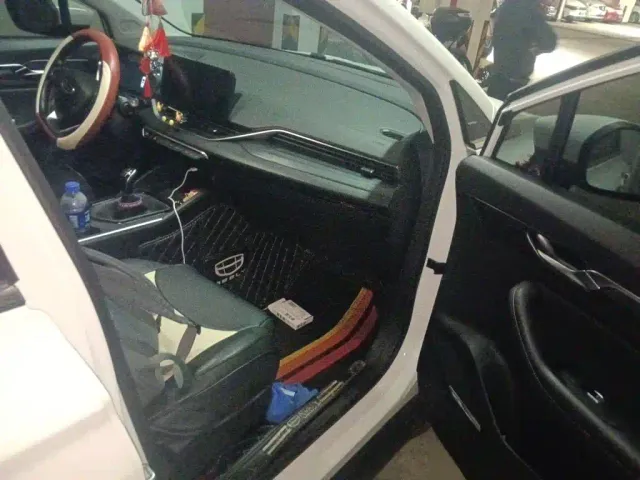 Geely Emgrand S — Фото автомобиля 17