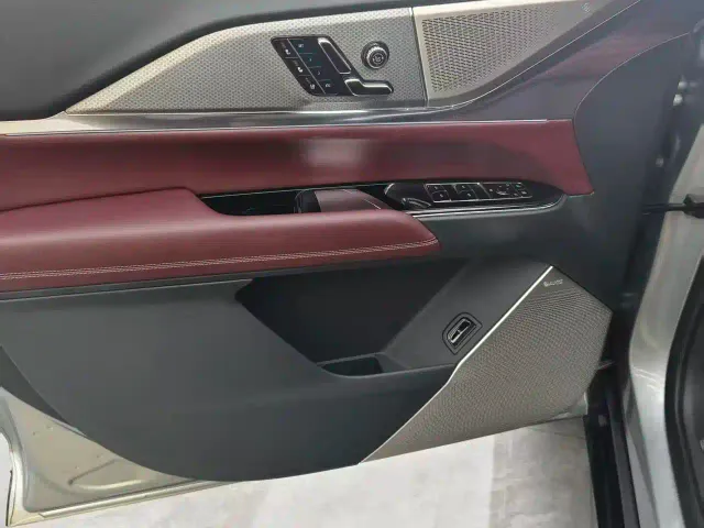 Cadillac XT5 — Фото автомобиля 6