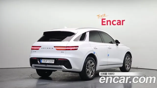 Genesis GV70 — Фото автомобиля 2