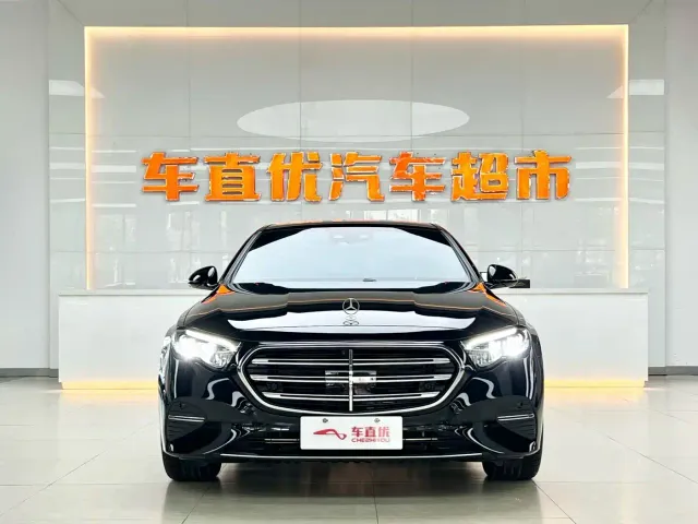 Mercedes-Benz E-Class — Фото автомобиля 3