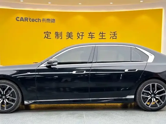 BMW 7 Series — Фото автомобиля 7