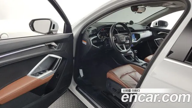 Audi Q3 — Фото автомобиля 10